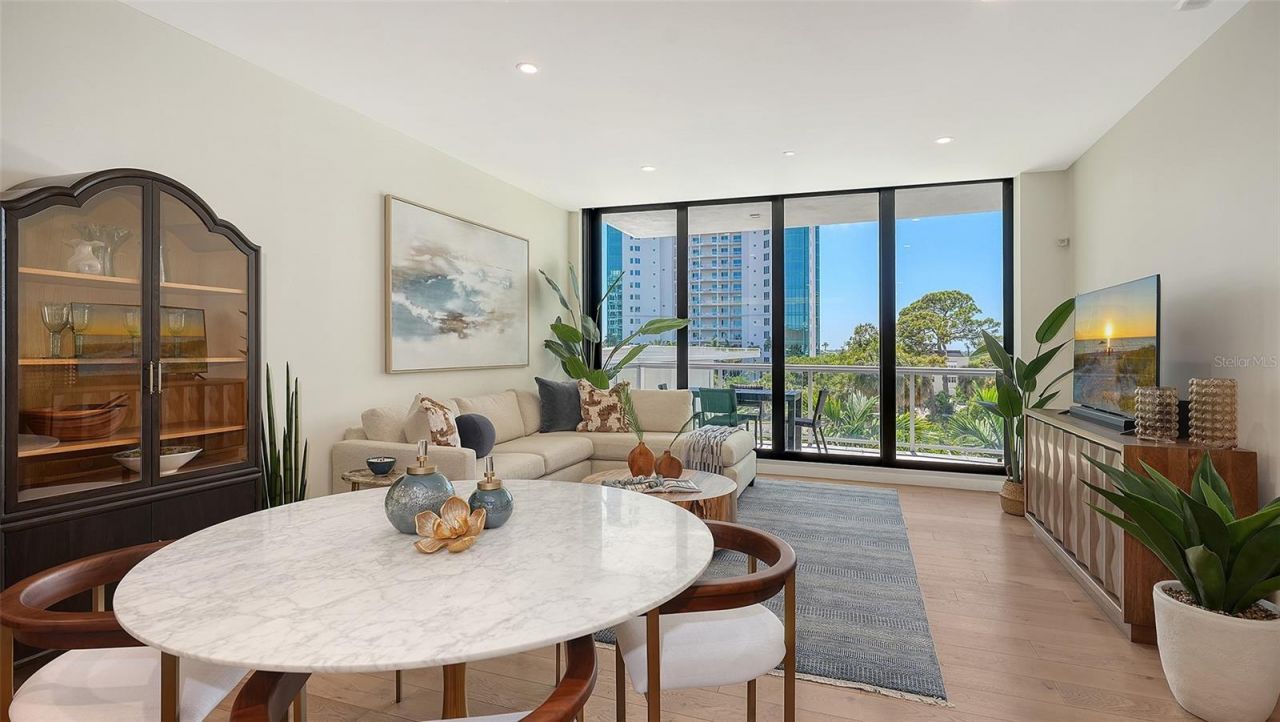 300 S Pineapple Avenue, Unit 302, Sarasota, FL 34236 Photo