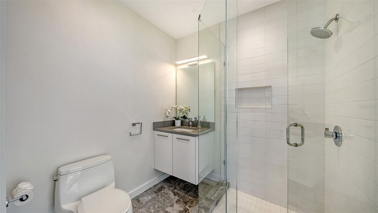 300 S Pineapple Avenue, Unit 302, Sarasota, FL 34236 Photo