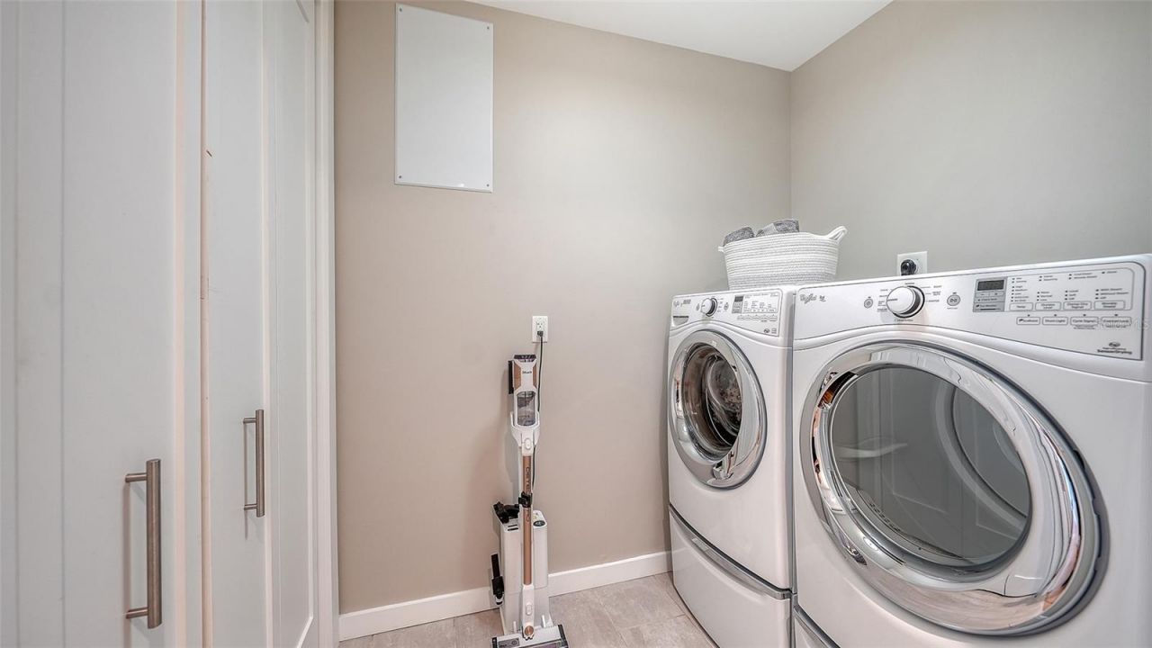 300 S Pineapple Avenue, Unit 302, Sarasota, FL 34236 Photo
