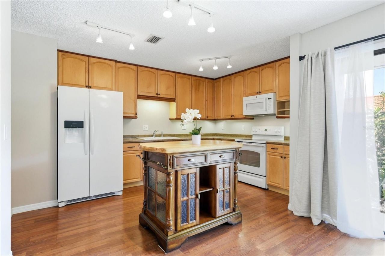 6628 Draw Lane, Unit 122, Sarasota, FL 34238 Photo
