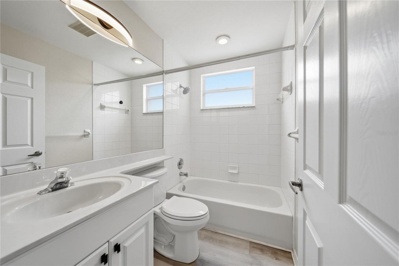 7660 Sweetbay Circle, Bradenton, FL 34203 Photo
