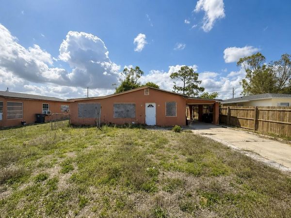 48 PRINCETON AVENUE , FROSTPROOF, FL 33843