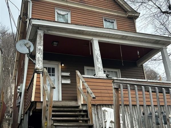 934 Ridge St. , Mckees Rocks, PA 15136