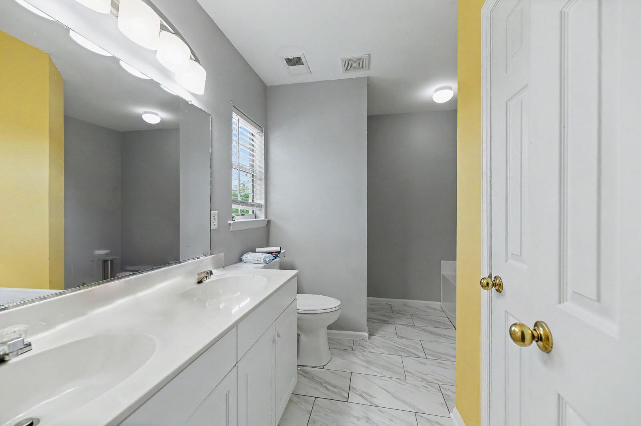 136 Blue Jasmine Lane Photo 16