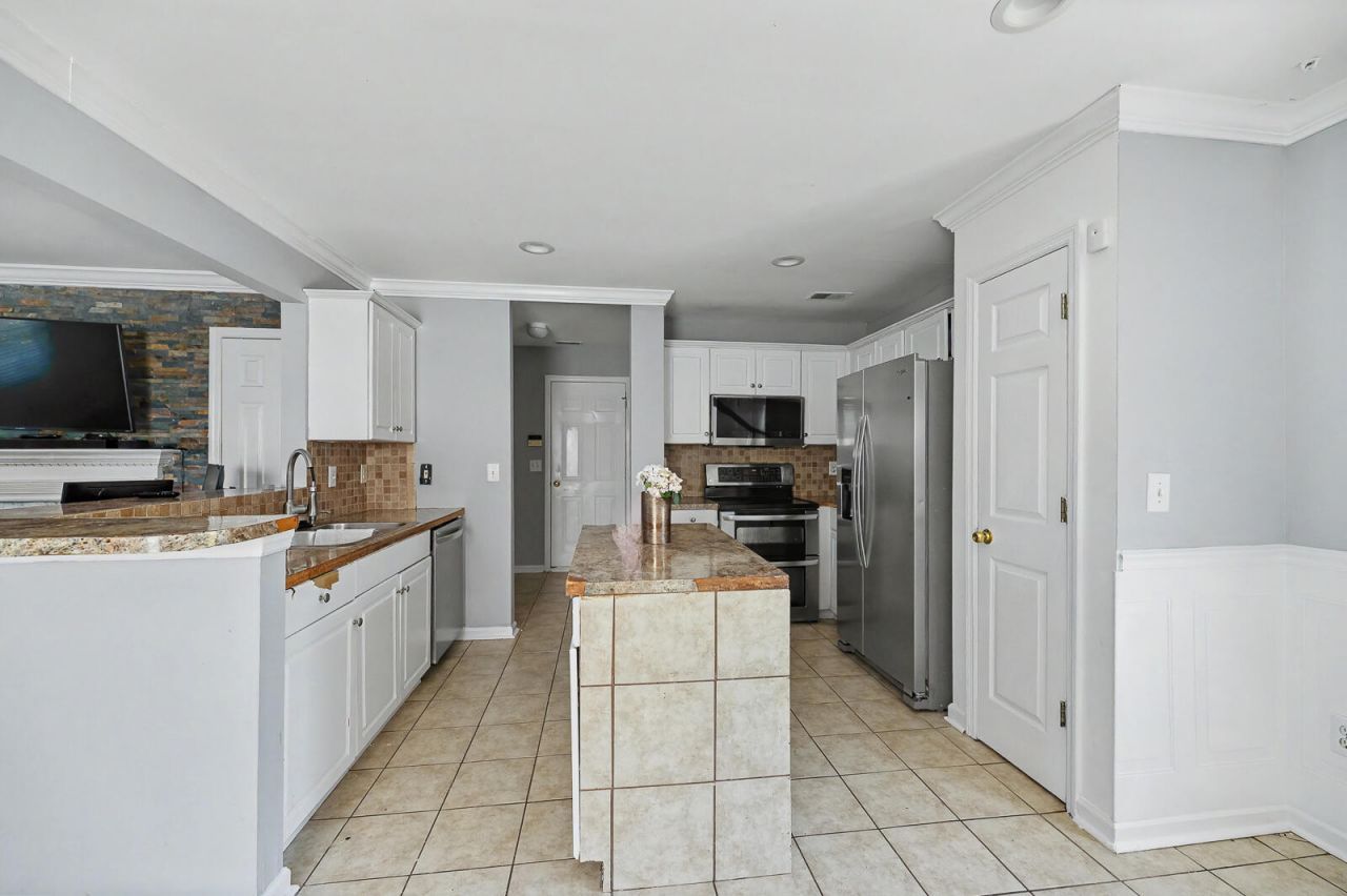 136 Blue Jasmine Lane Photo 7