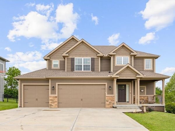 10000 N Richmond Avenue, Kansas City, MO 64157