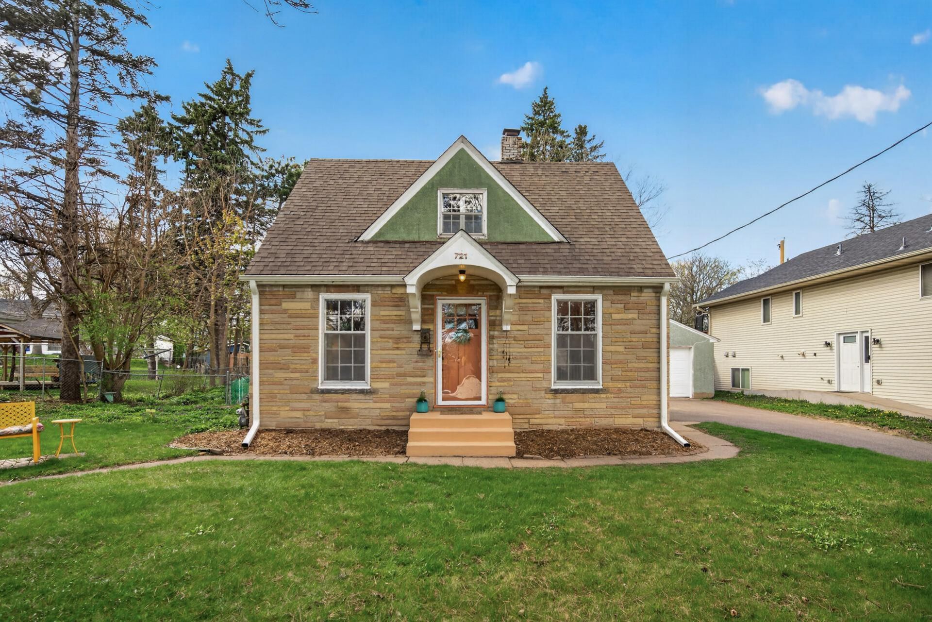 721 Parkway Drive Saint Paul, MN 55106