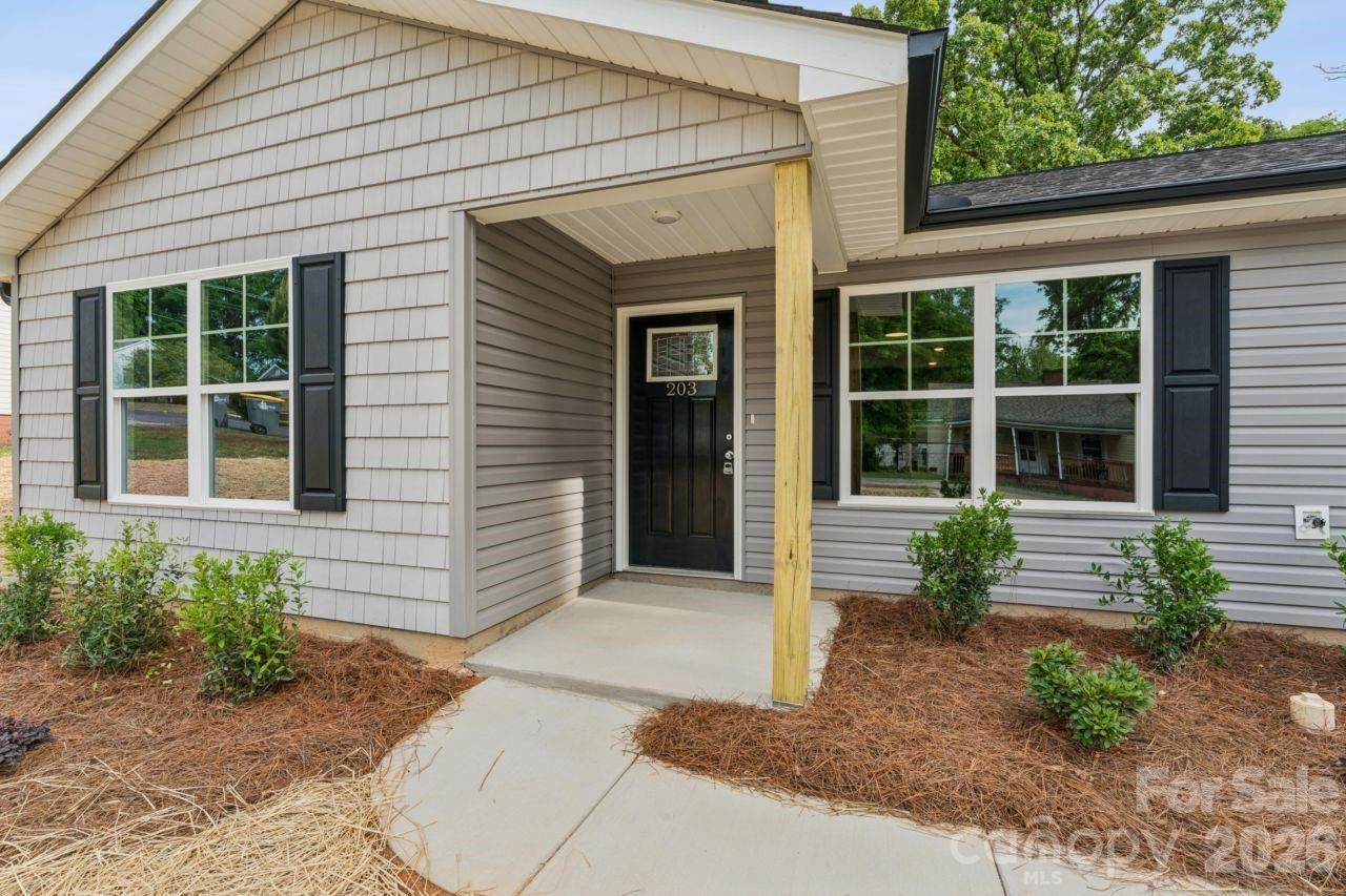203 W 17th Street, Kannapolis, NC 28081 Main Photo
