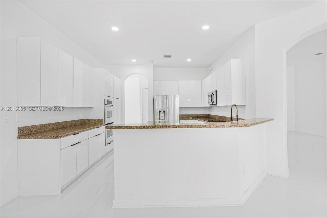 7551 SW 187th St , Cutler Bay, FL 33157 Photo