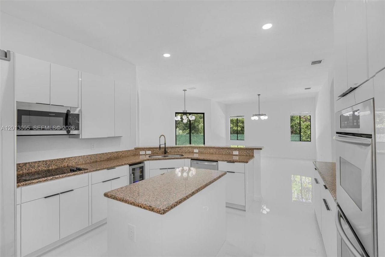 7551 SW 187th St , Cutler Bay, FL 33157 Photo
