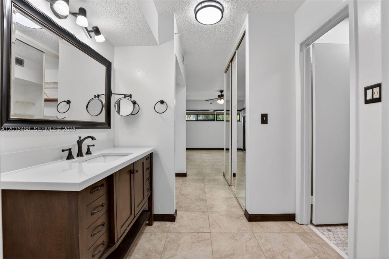 1717 NW 73rd Ave , Unit 33, Plantation, FL 33313 Photo