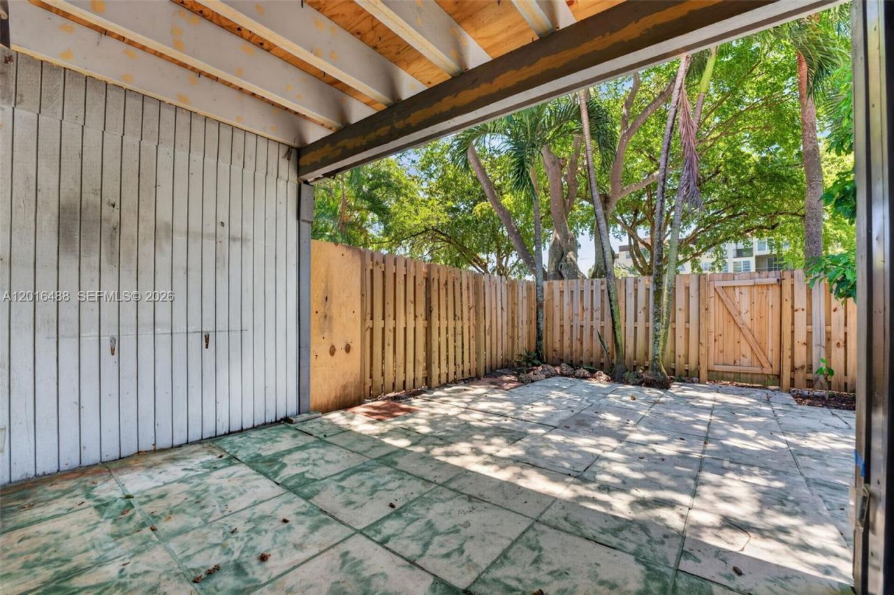 1717 NW 73rd Ave , Unit 33, Plantation, FL 33313 Photo