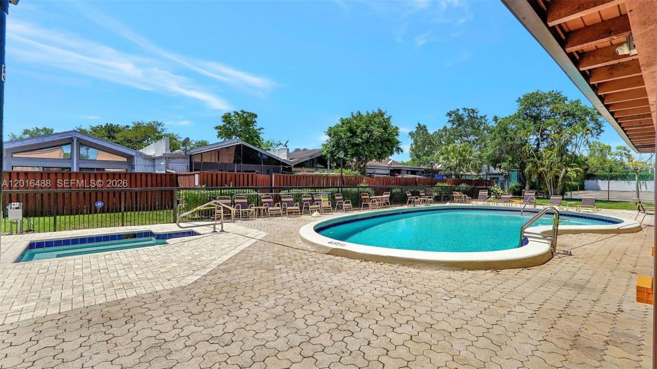 1717 NW 73rd Ave , Unit 33, Plantation, FL 33313 Photo