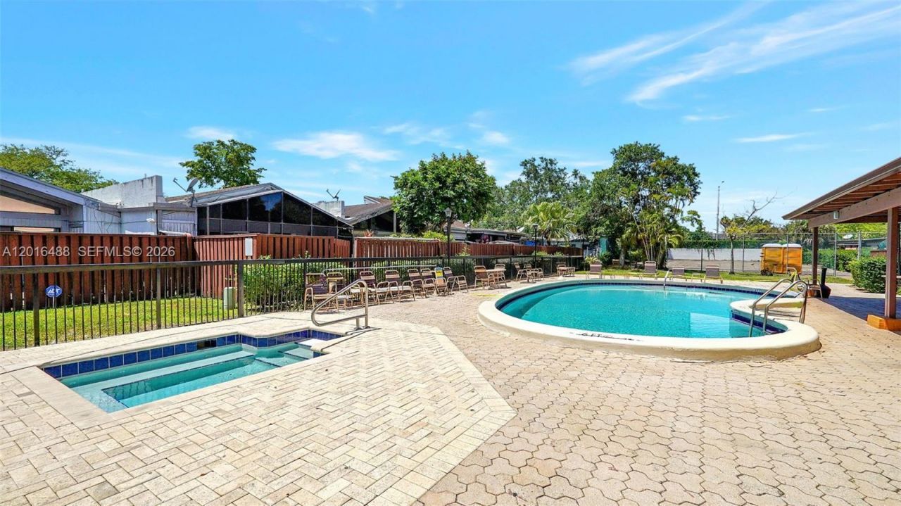 1717 NW 73rd Ave , Unit 33, Plantation, FL 33313 Photo