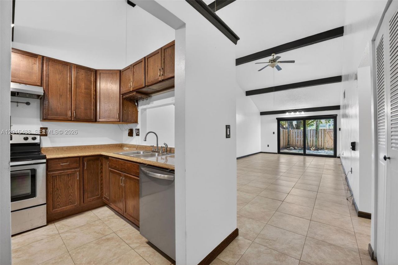 1717 NW 73rd Ave , Unit 33, Plantation, FL 33313 Photo