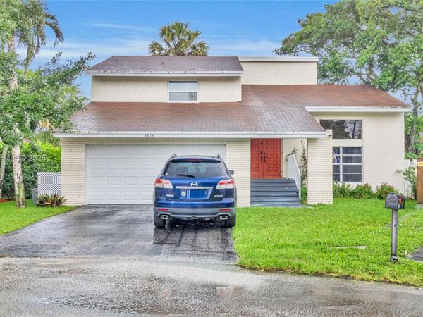 3814 NW 73rd Way , Coral Springs, FL 33065