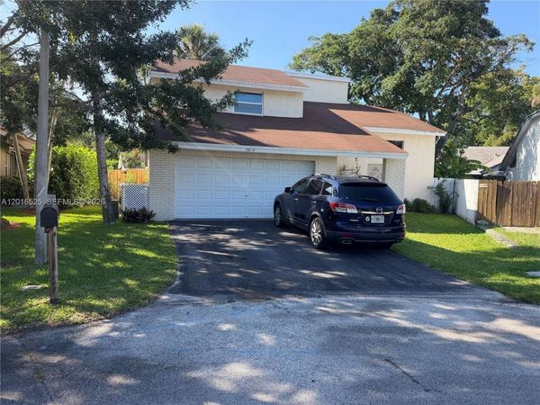 3814 NW 73rd Way , Coral Springs, FL 33065