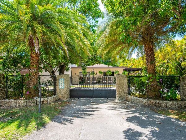 7650 SW 128th St, Pinecrest, FL 33156