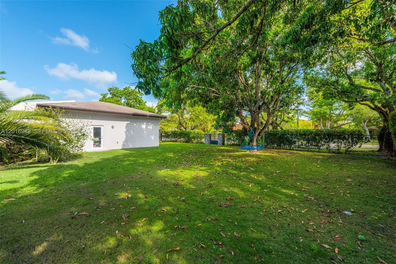 7650 SW 128th St, Pinecrest, FL 33156 Photo