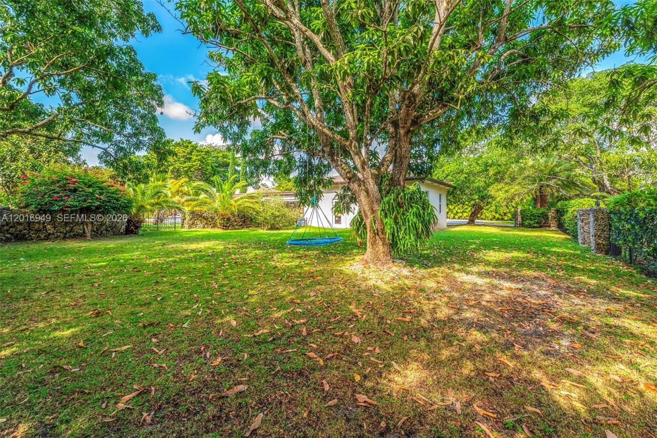 7650 SW 128th St, Pinecrest, FL 33156 Photo