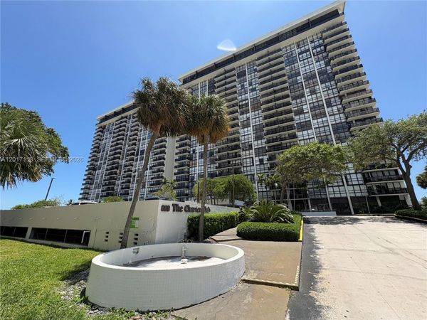 600 NE 36th St , Unit 1515, Miami, FL 33137