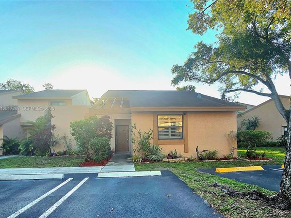 19 Chestnut Cir , Cooper City, FL 33026