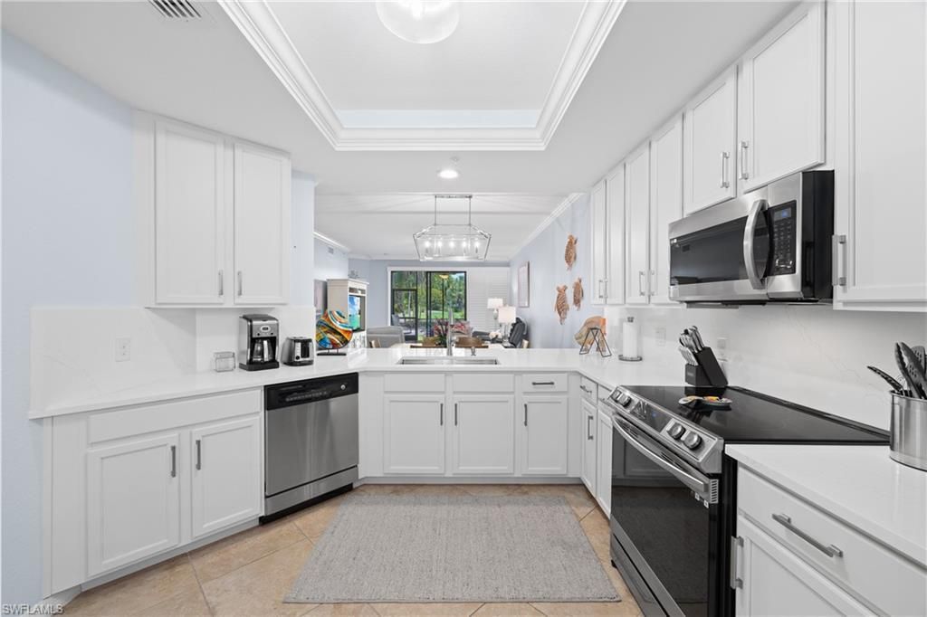 9844 Venezia Cir, Unit 711, Naples, FL 34113 Photo