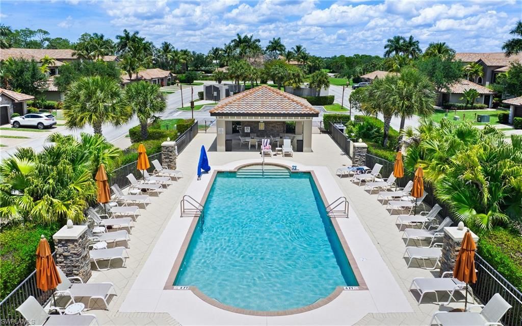 9844 Venezia Cir, Unit 711, Naples, FL 34113 Photo