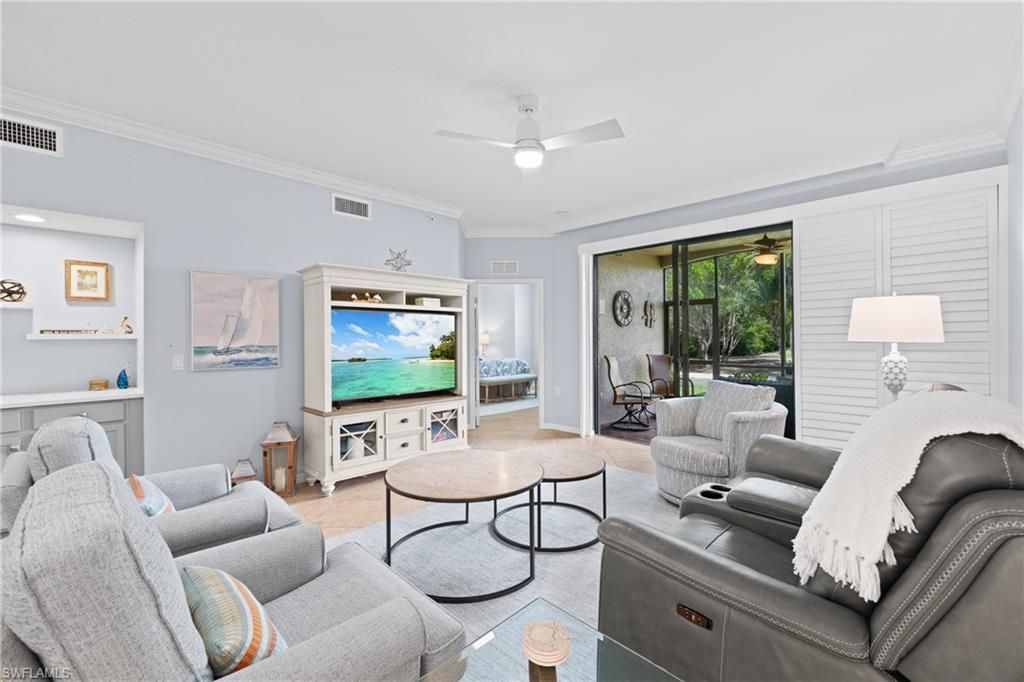 9844 Venezia Cir, Unit 711, Naples, FL 34113 Photo