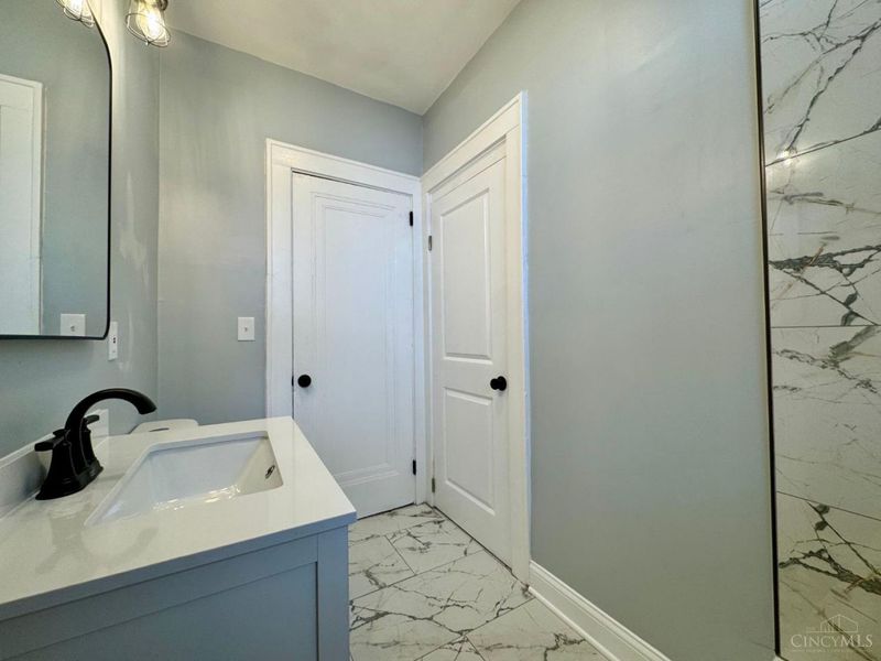 2942 Woodrow Avenue, Cincinnati, OH 45211 Photo 26