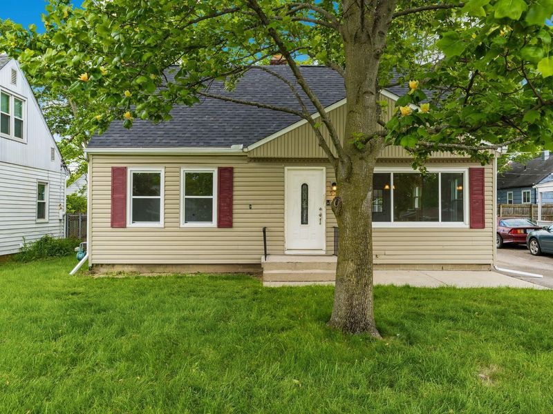 902 Eastmoor Boulevard, Columbus, OH 43209 Photo 2