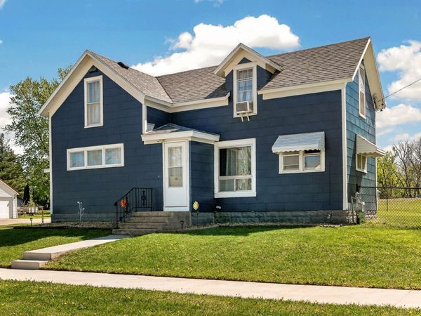 18 4th Avenue NE, Dodge Center, MN 55927