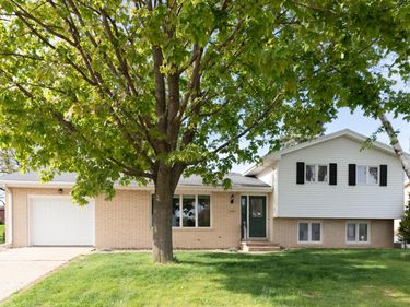 3005 Saint Anne Drive, Dubuque, IA 52001