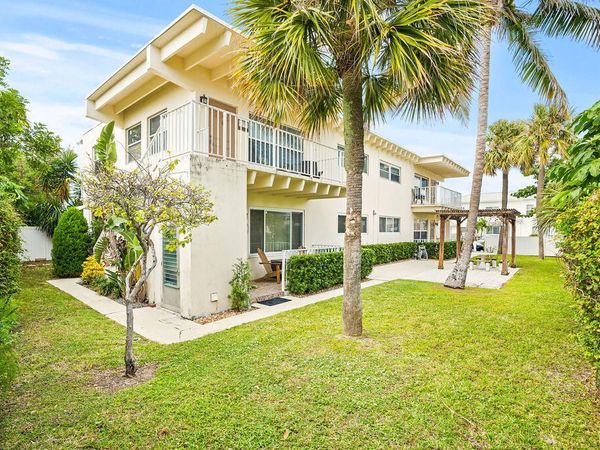 114 Cascade Lane, Unit 4, Palm Beach Shores, FL 33404