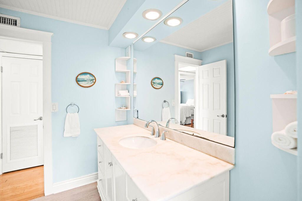 114 Cascade Lane, Unit 4, Palm Beach Shores, FL 33404 Photo