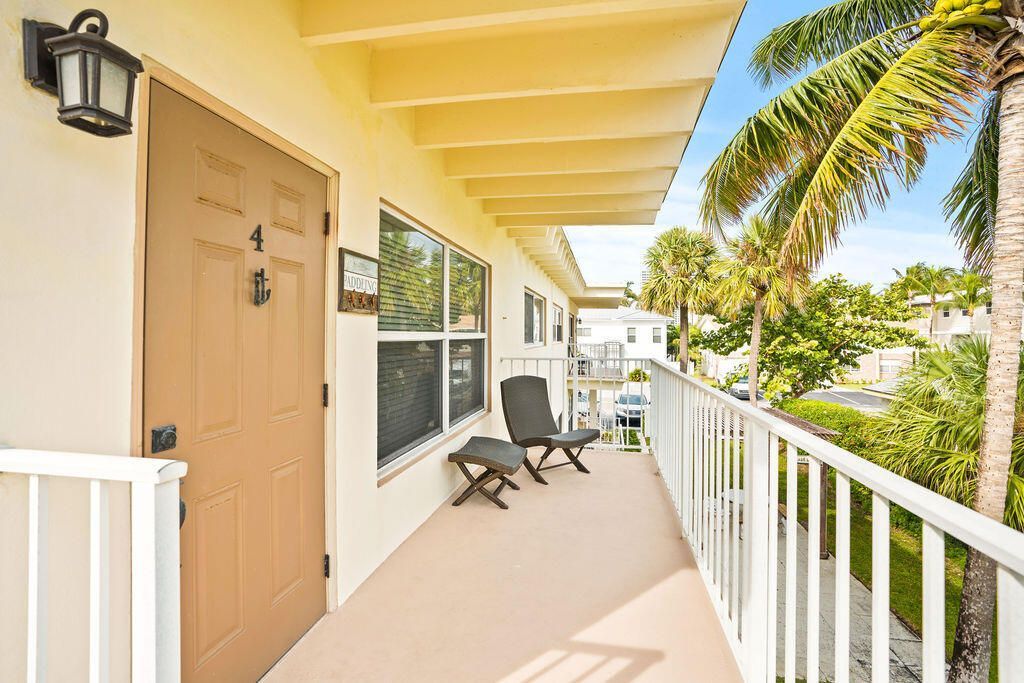 114 Cascade Lane, Unit 4, Palm Beach Shores, FL 33404 Photo