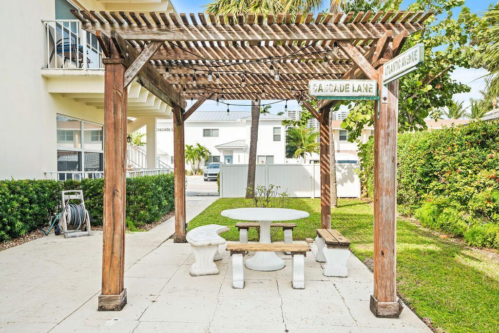 114 Cascade Lane, Unit 4, Palm Beach Shores, FL 33404 Photo