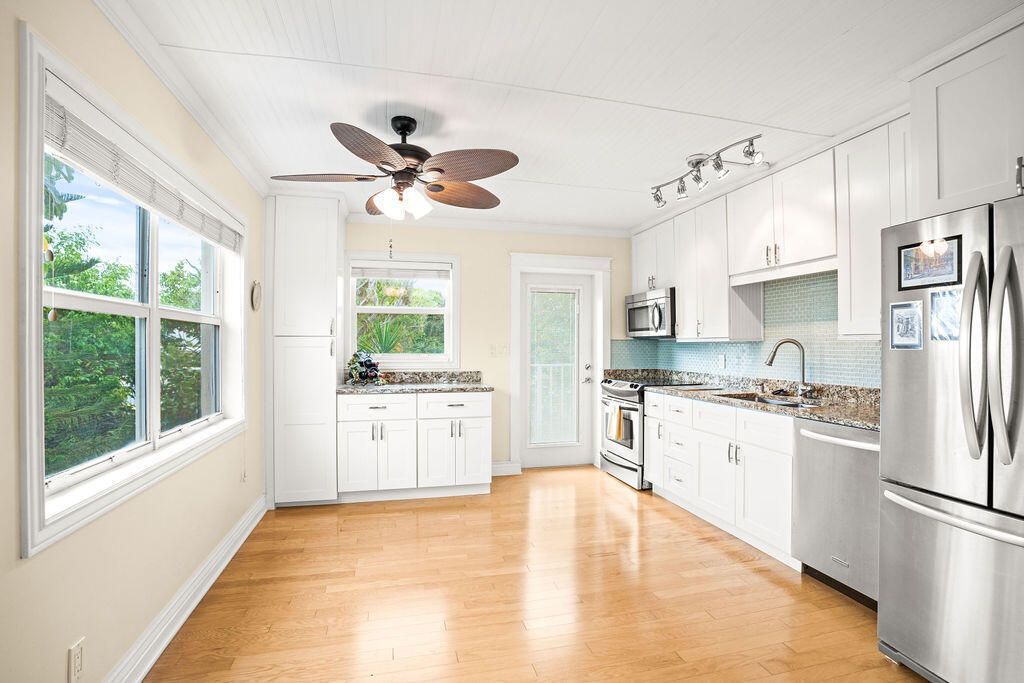 114 Cascade Lane, Unit 4, Palm Beach Shores, FL 33404 Photo