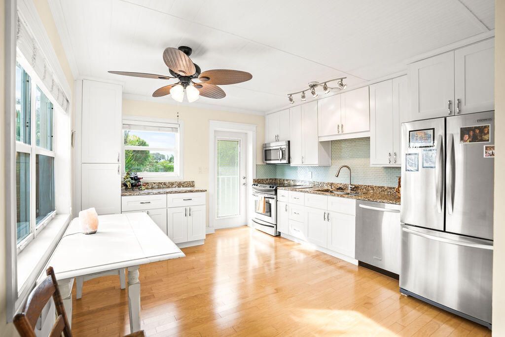 114 Cascade Lane, Unit 4, Palm Beach Shores, FL 33404 Photo