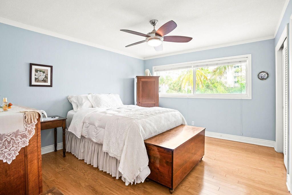 114 Cascade Lane, Unit 4, Palm Beach Shores, FL 33404 Photo