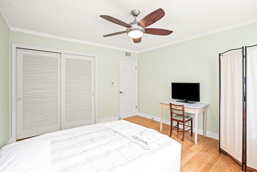 114 Cascade Lane, Unit 4, Palm Beach Shores, FL 33404 Photo
