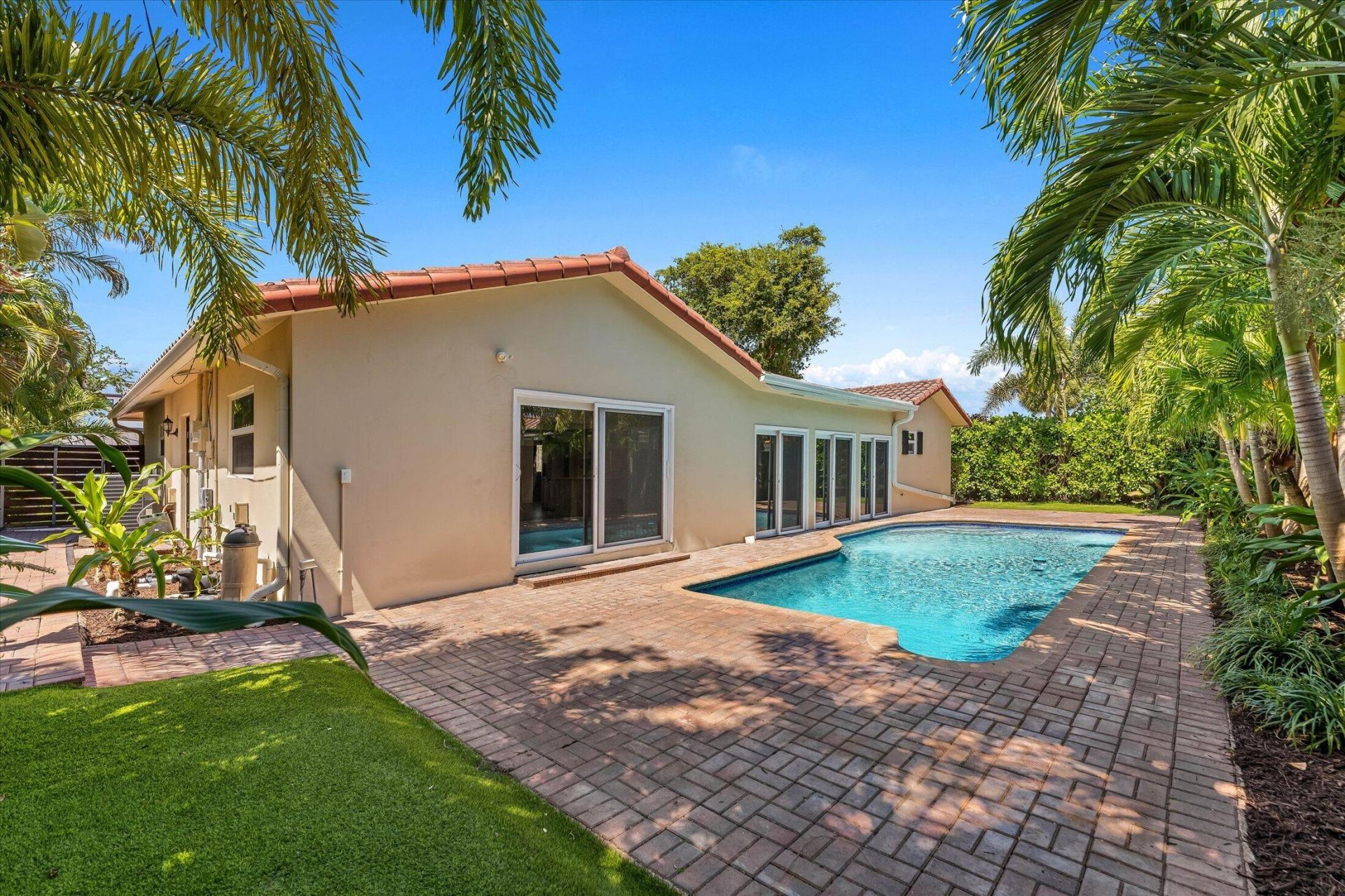 884 NW 6th Drive, Boca Raton, FL 33486 Photo