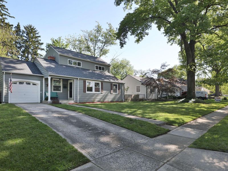 360 Kenbrook Drive, Worthington, OH 43085 Photo 3