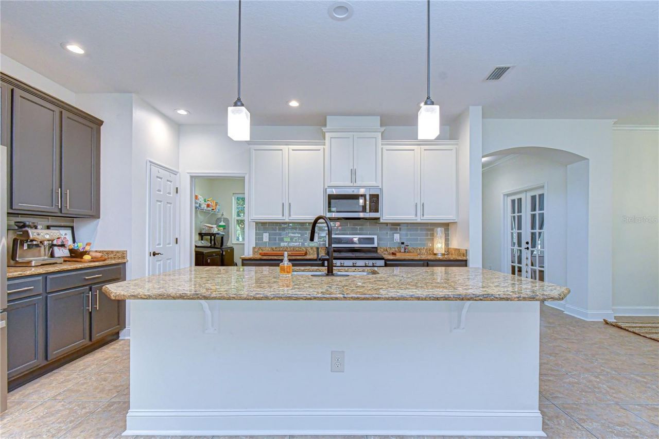 5301 Match Point Place , Lithia, FL 33547 Photo