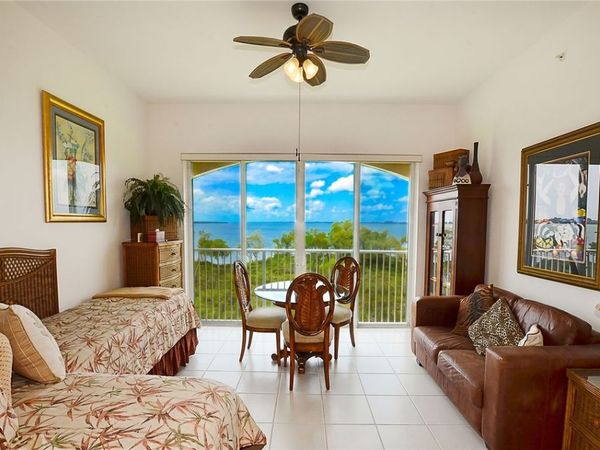 24 Harbour Isle Drive W, Unit 305, Fort Pierce, FL 34949