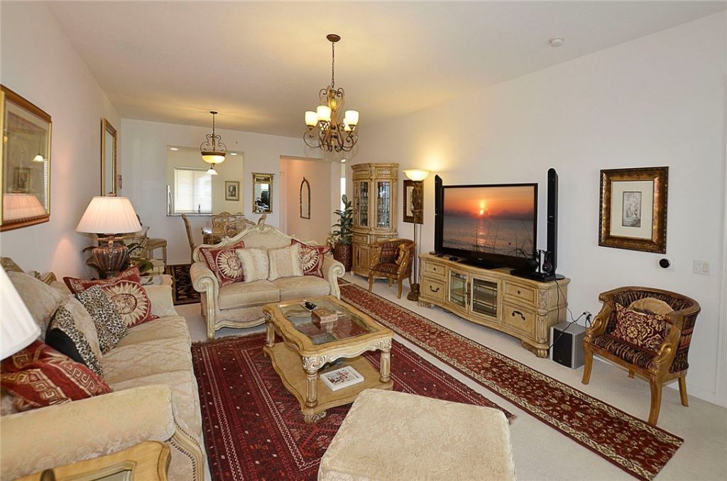 24 Harbour Isle Drive W, Unit 305, Fort Pierce, FL 34949 Photo