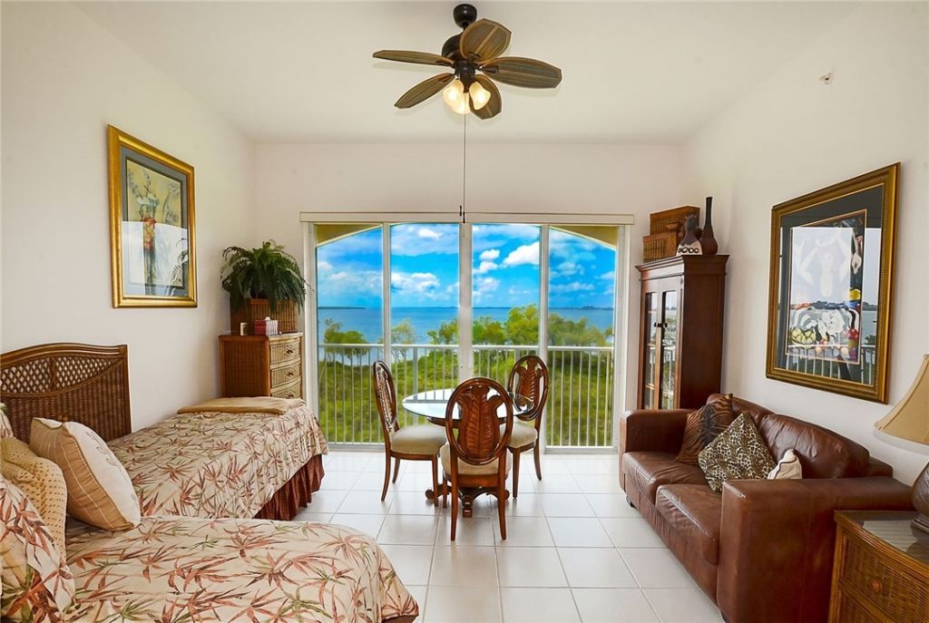 24 Harbour Isle Drive W, Unit 305, Fort Pierce, FL 34949 Photo