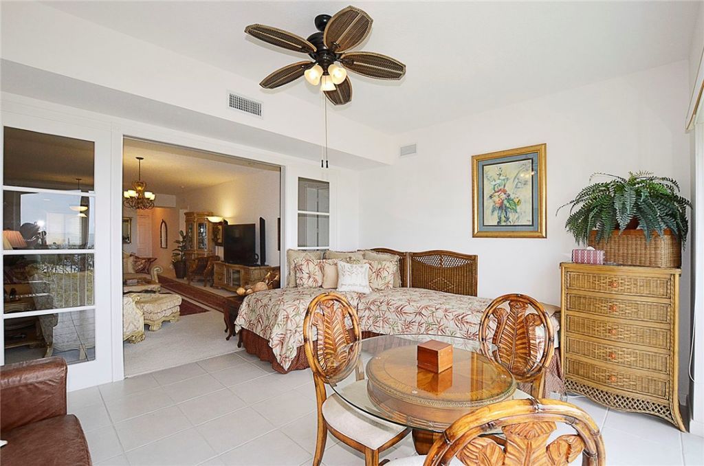 24 Harbour Isle Drive W, Unit 305, Fort Pierce, FL 34949 Photo
