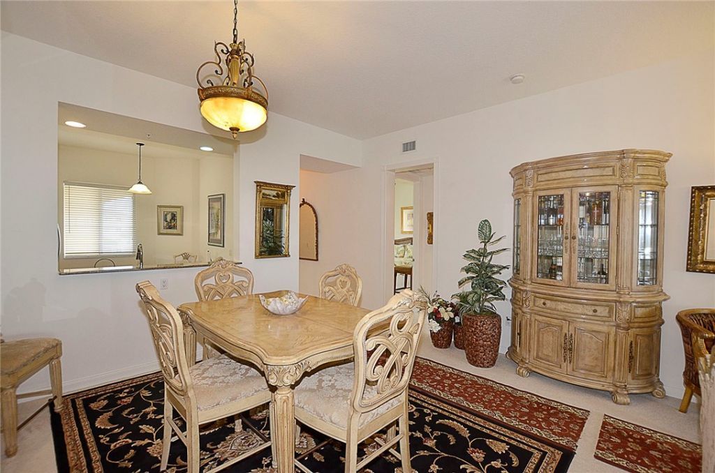 24 Harbour Isle Drive W, Unit 305, Fort Pierce, FL 34949 Photo