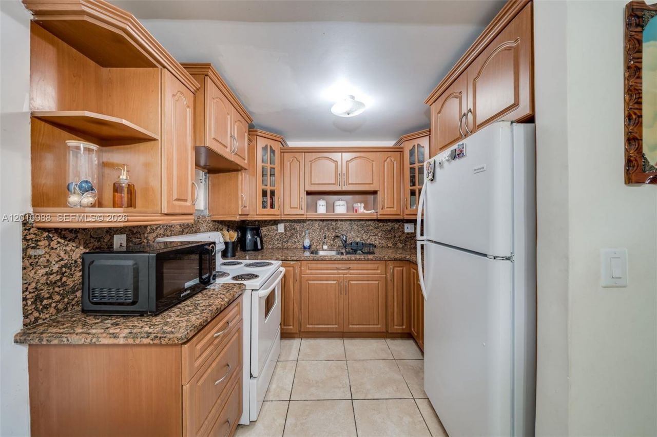 Please Call For Address, Unit 215, Miami, FL 33184 Photo
